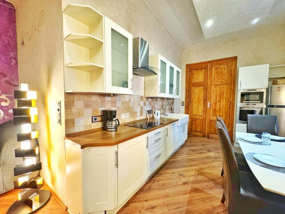 Ultra Central Apartment / 10 Ppl Budapest Exteriör bild